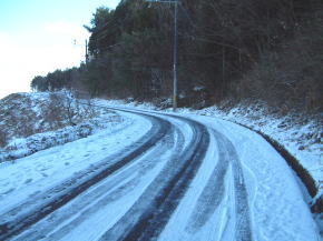 凍結した道路