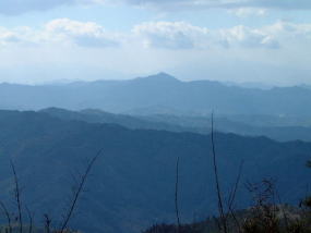 佩楯山方面